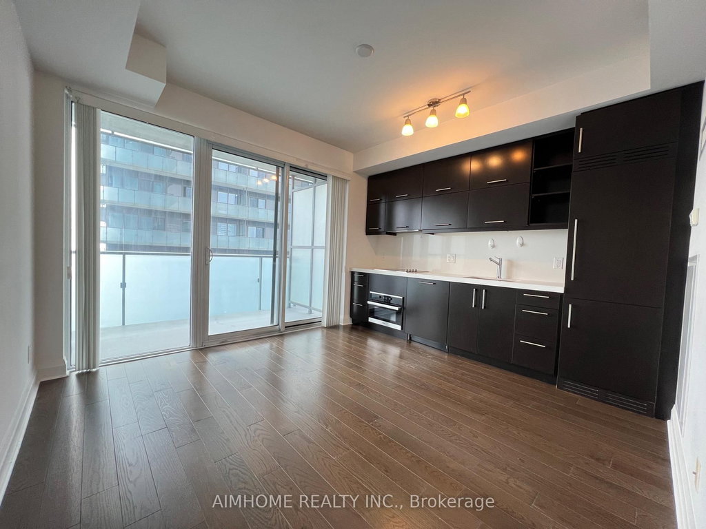 4207 - 1080 Bay Street 3