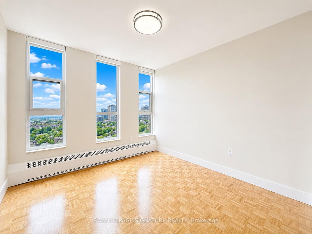 410 - 666 Spadina Avenue 5