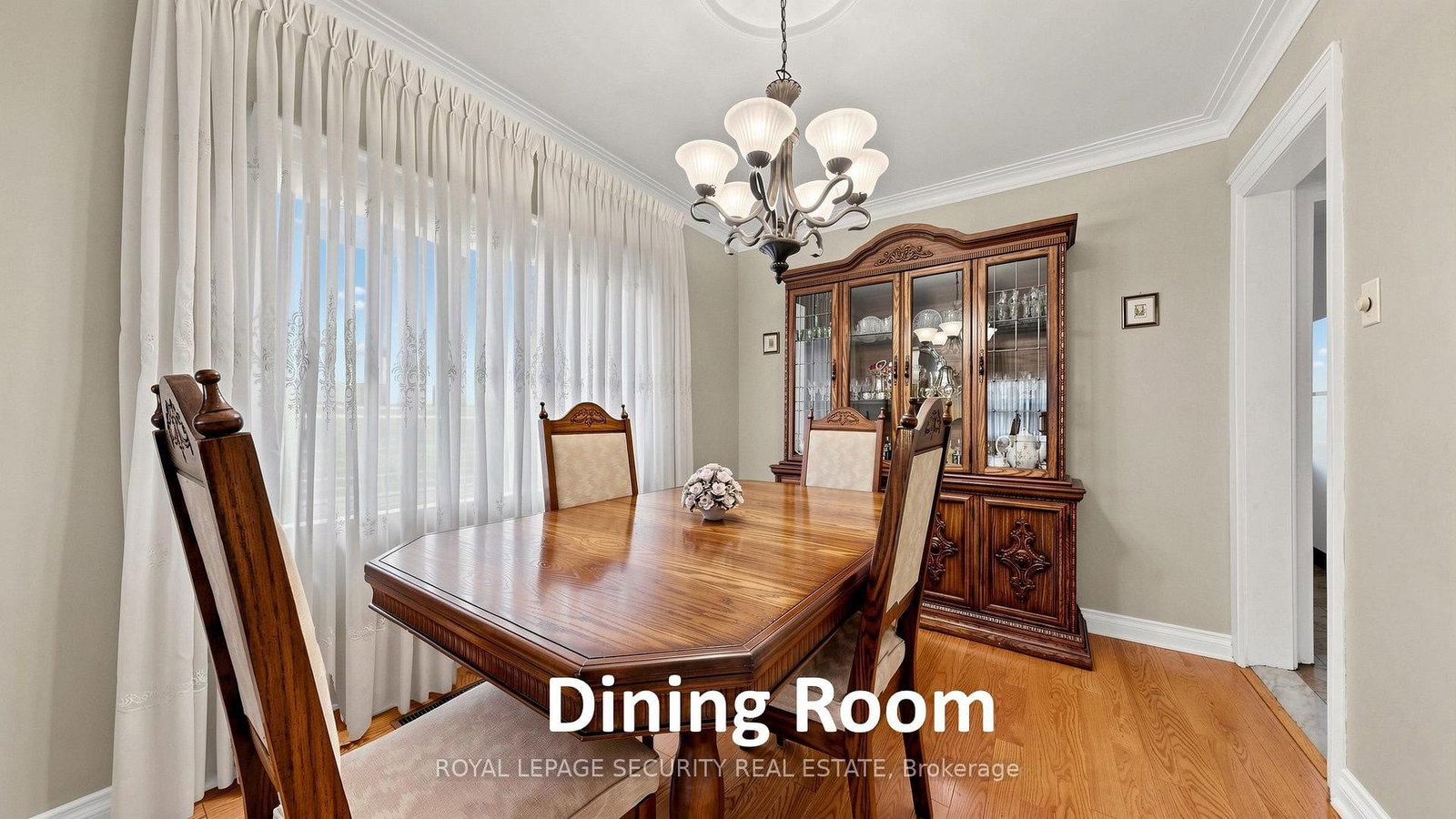 137 Robina Avenue • Toronto, ON photo 9