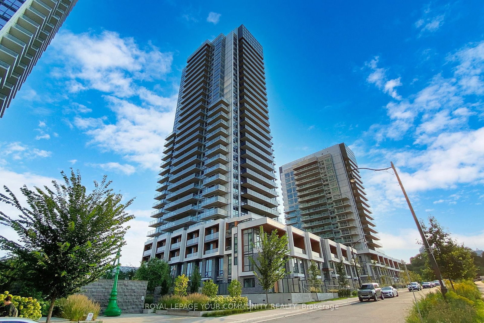 27 Mcmahon Drive, Unit 1112