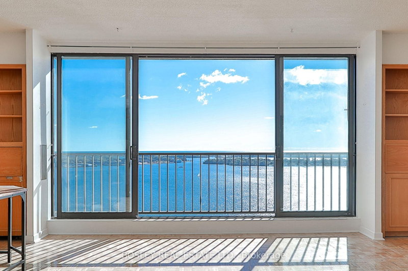 home for lease on 2825-33 Harbour Square