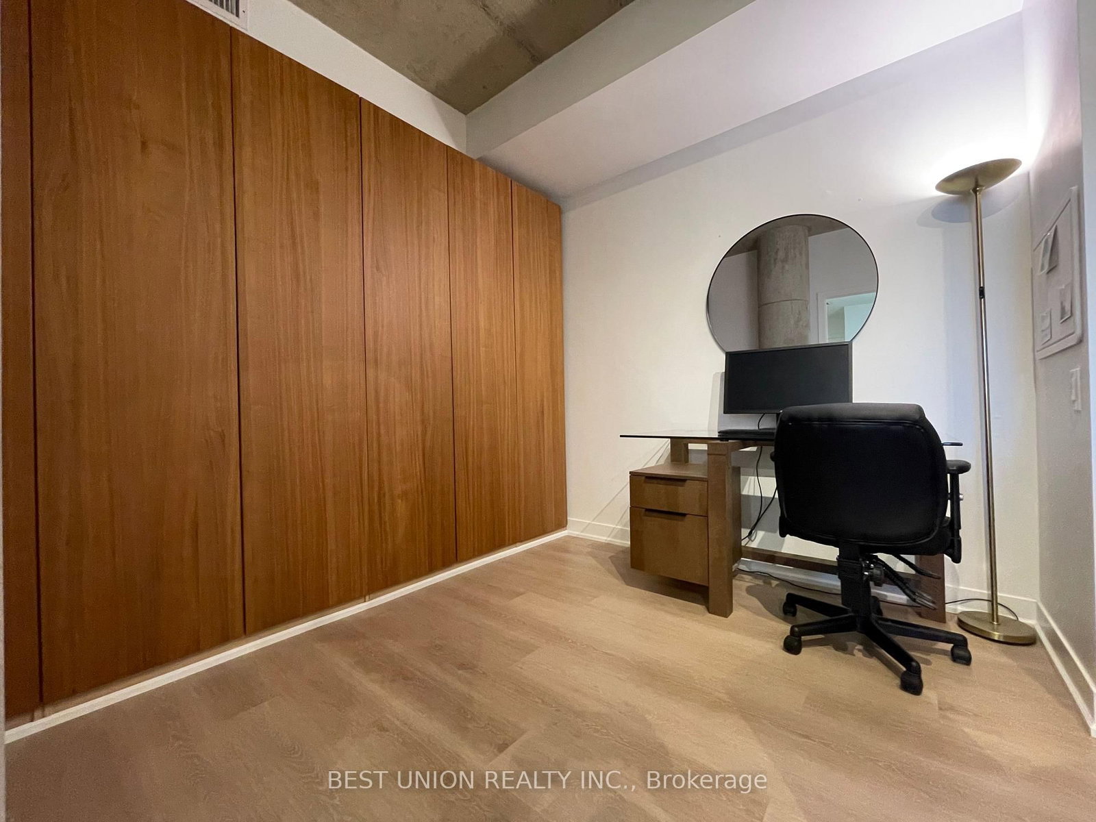 318 King Street E • #1313 • Toronto, ON photo 18