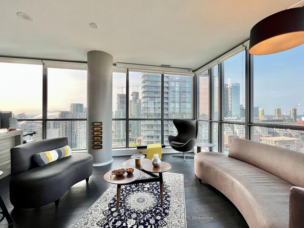 2107 - 8 Charlotte Street 4