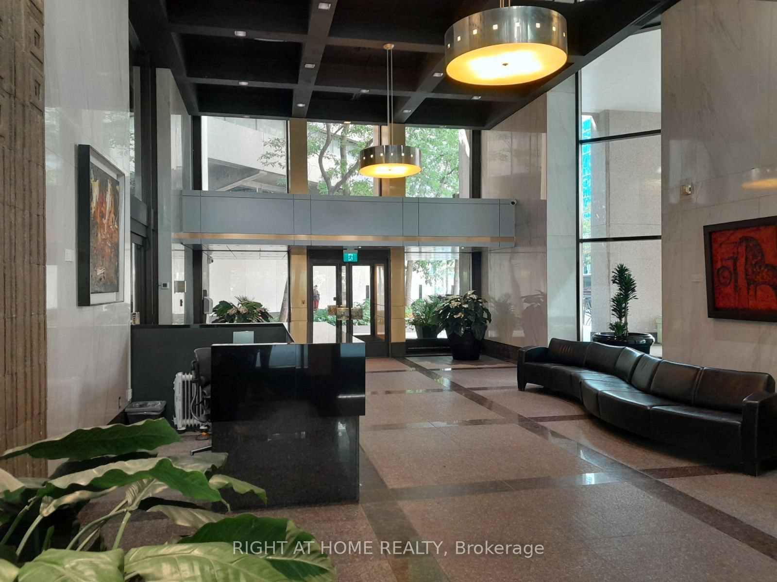 2431 - 33 Harbour Square, Toronto 4