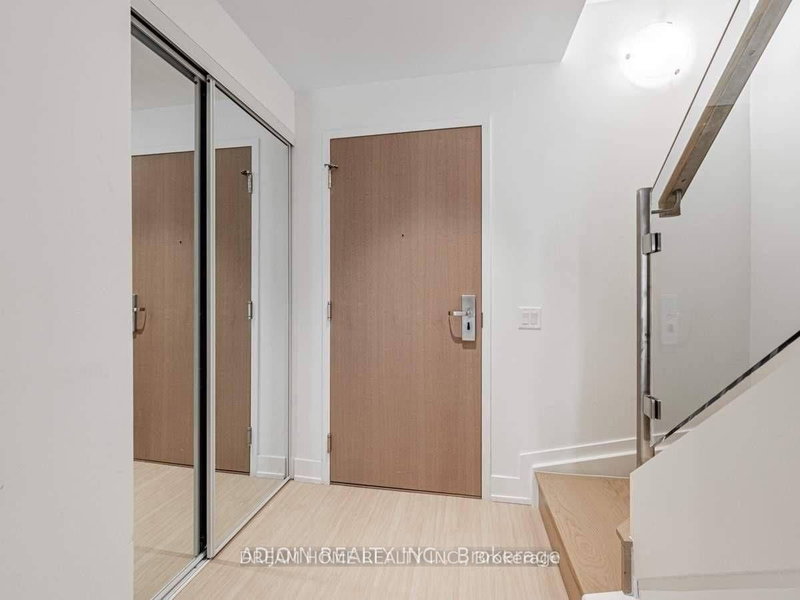 7 Grenville St photo 4