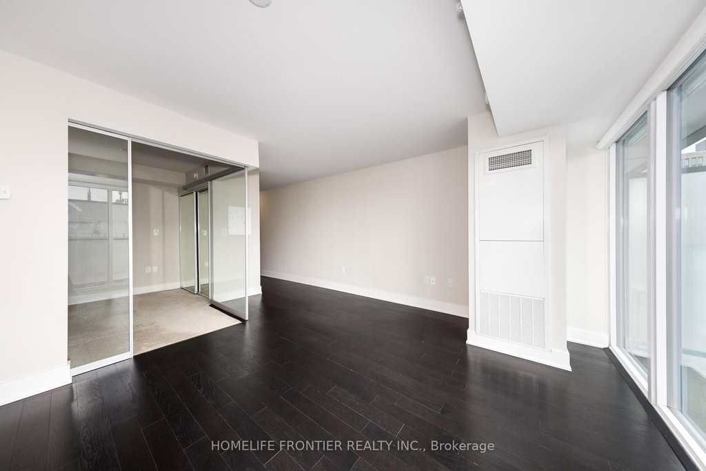 2310 - 955 Bay Street 4