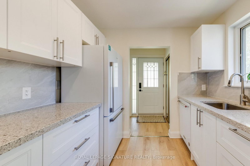 8 Bellbury Crescent
