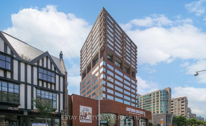 914 Yonge St photo 2
