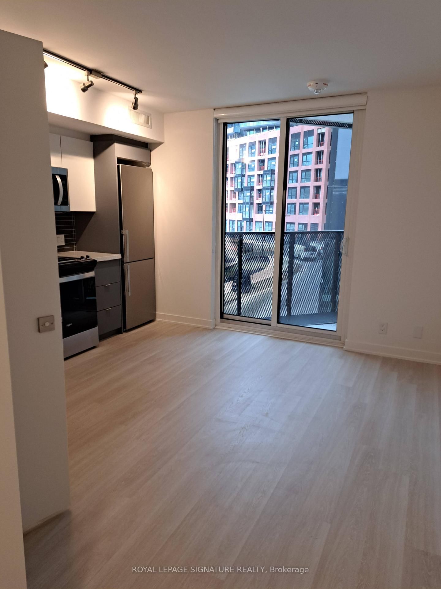 204 - 30 Tretti Way, Toronto 4