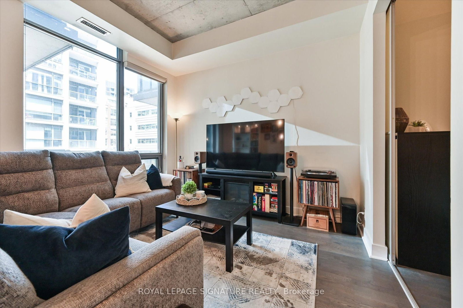 399 Adelaide Street W • #420 • Toronto, ON photo 9