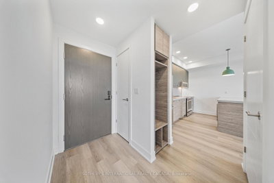 484 Spadina Ave #404, Toronto