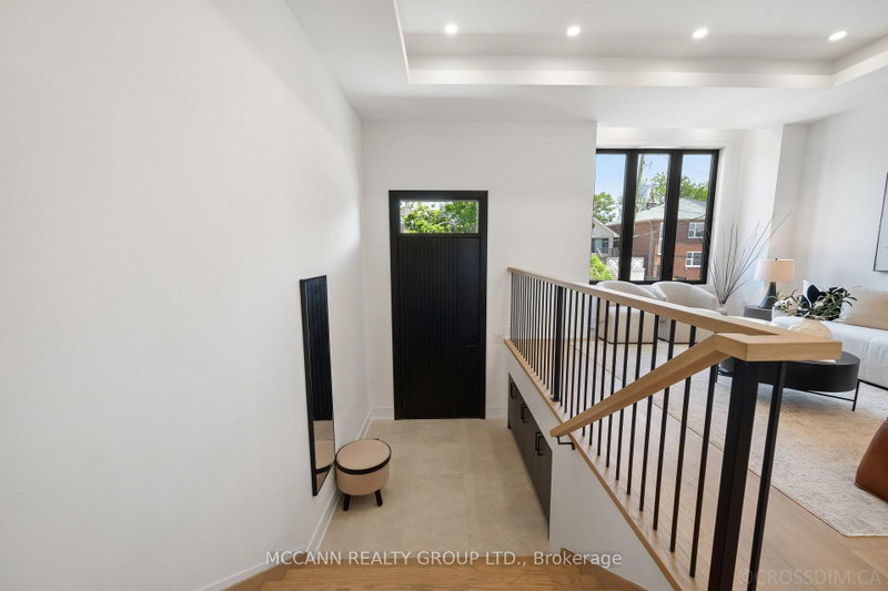 526 Westmount Ave photo 4