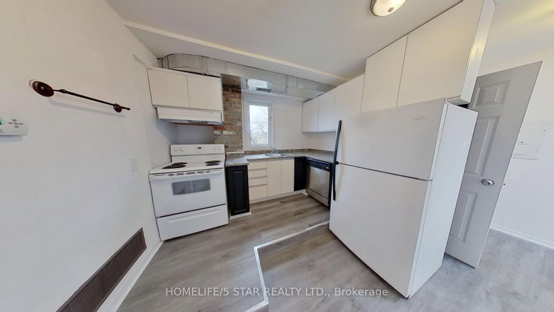 39 Humbert St photo 4