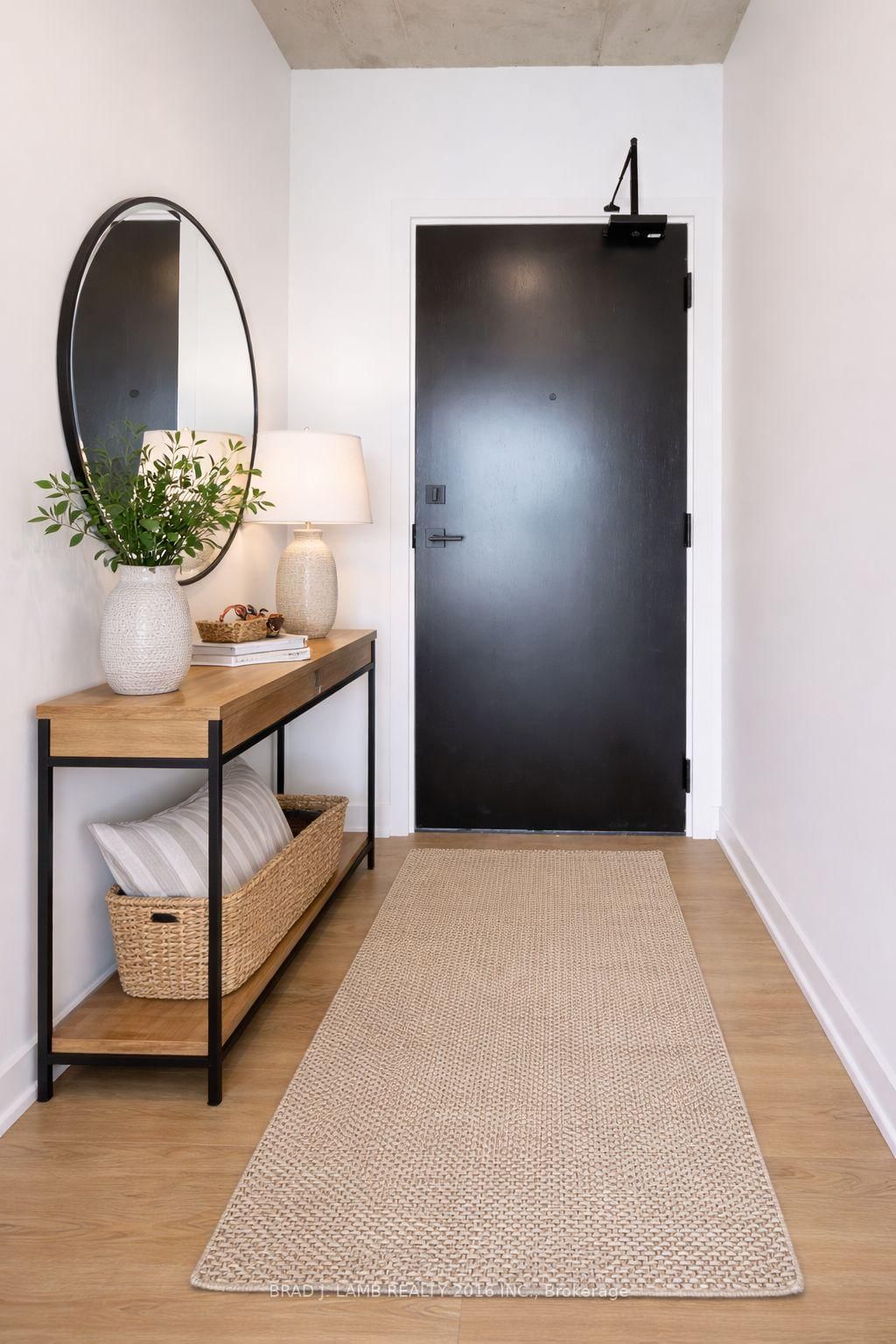 905-284 King St, Toronto, view 8