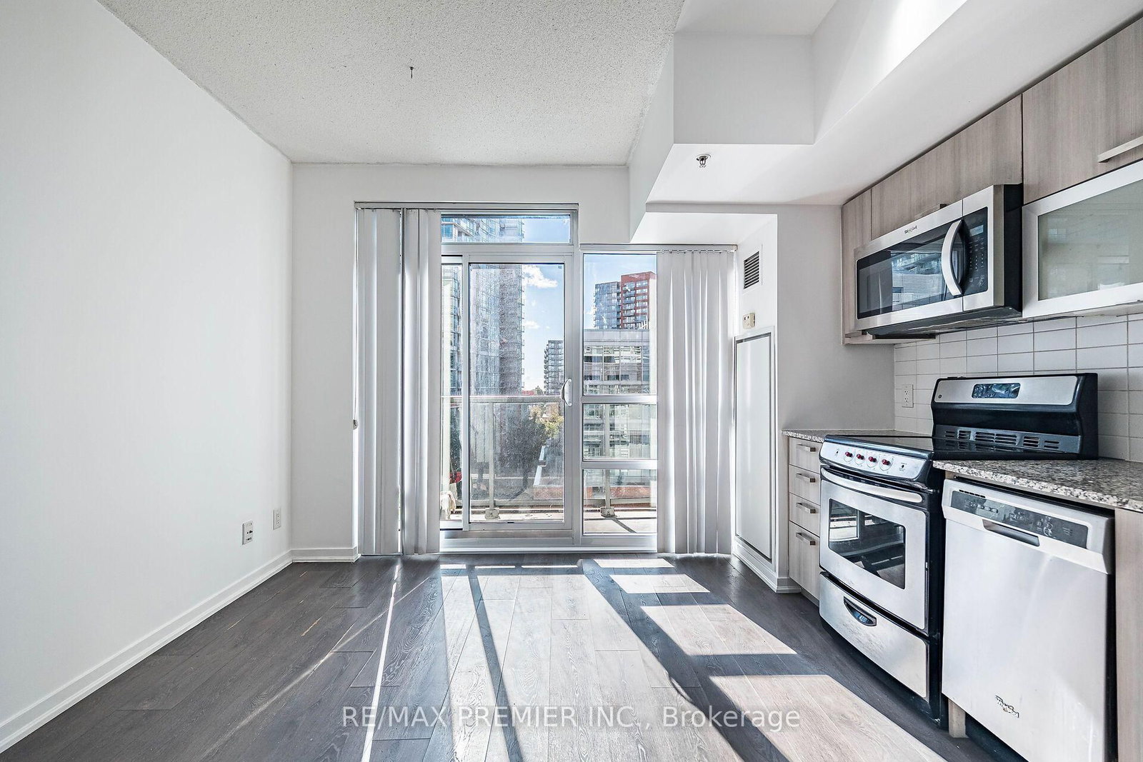 68 Abell Street • #808 • Toronto, ON photo 12