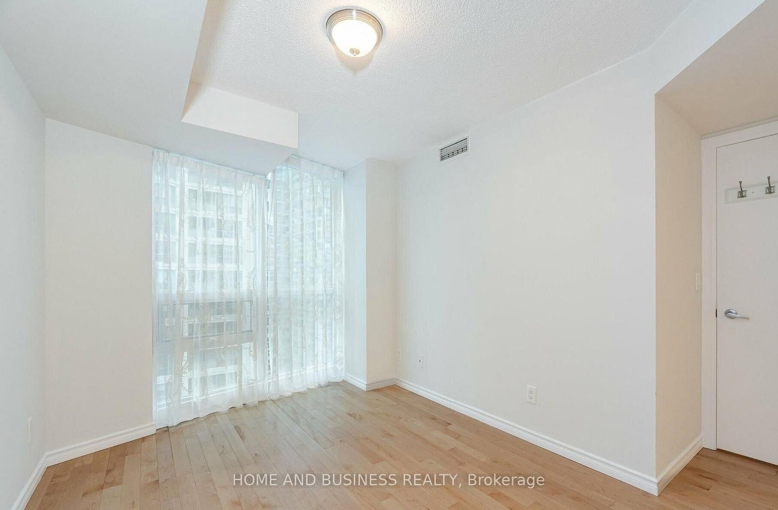 12 Yonge Street • #1505 • Toronto, ON photo 12