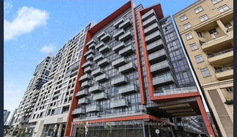 828 - 560 Front Street W