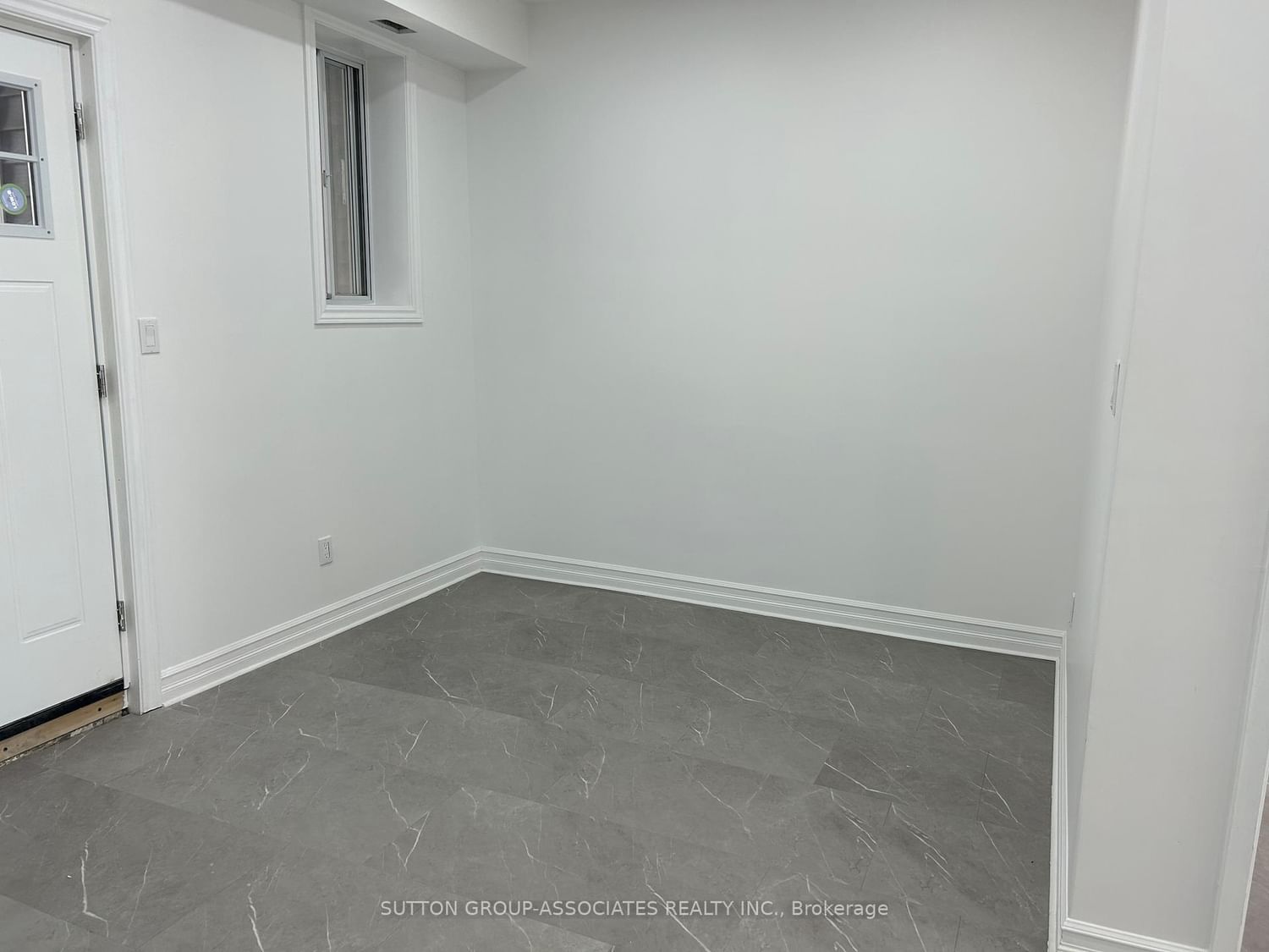 2nd flr - 792 College Street, Toronto 5