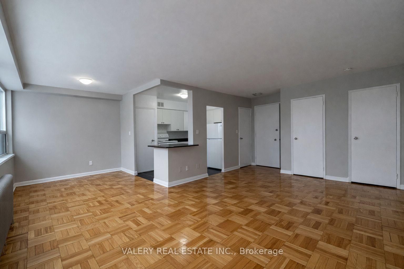 408 - 42 Thorncliffe Park Drive, Toronto 4