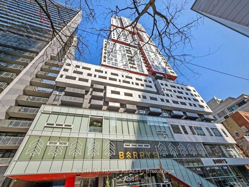 404 - 318 Richmond Street W