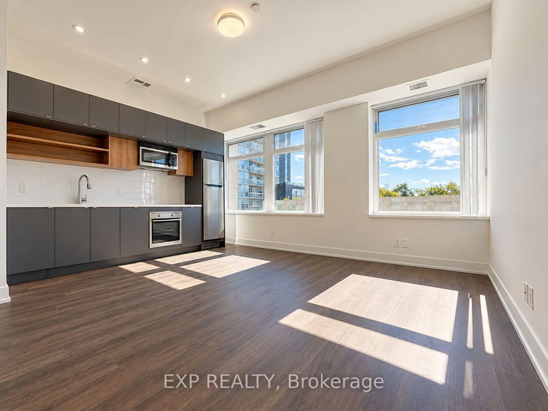 315 - 111 St Clair Avenue W