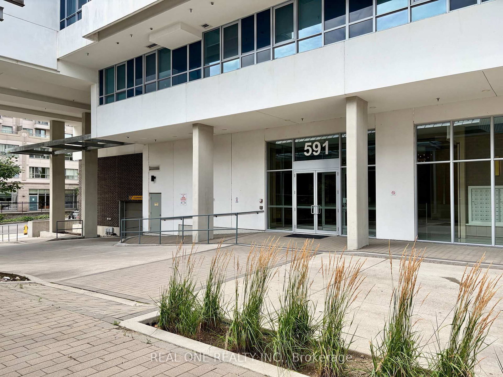 591 Sheppard Avenue E • #308 • Toronto, ON photo 3