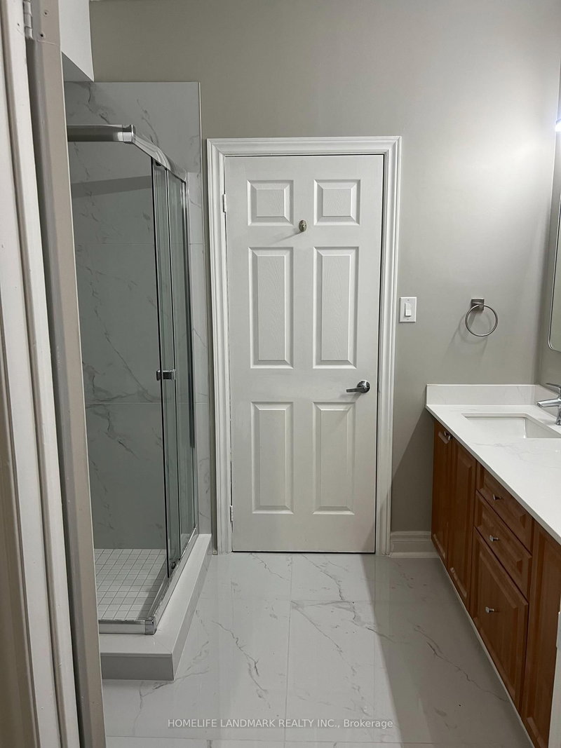 89 Finch Ave W photo 4