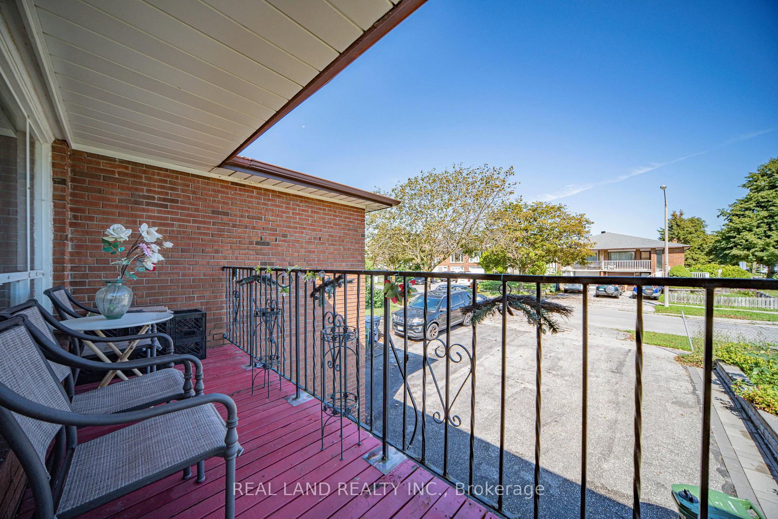 37 Pawnee Avenue • Toronto, ON photo 2