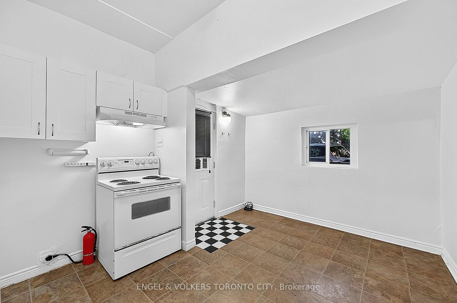 1242 College Street • Toronto, ON photo 20