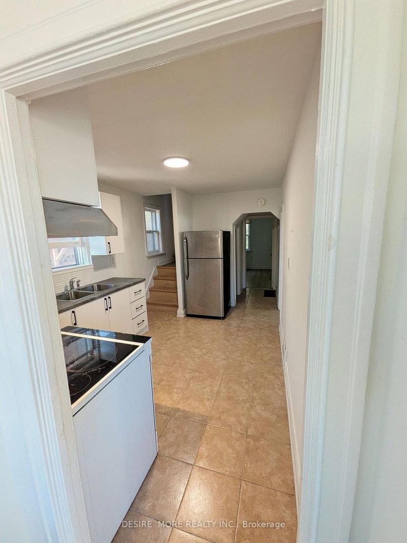 12 Ranee Ave photo 5
