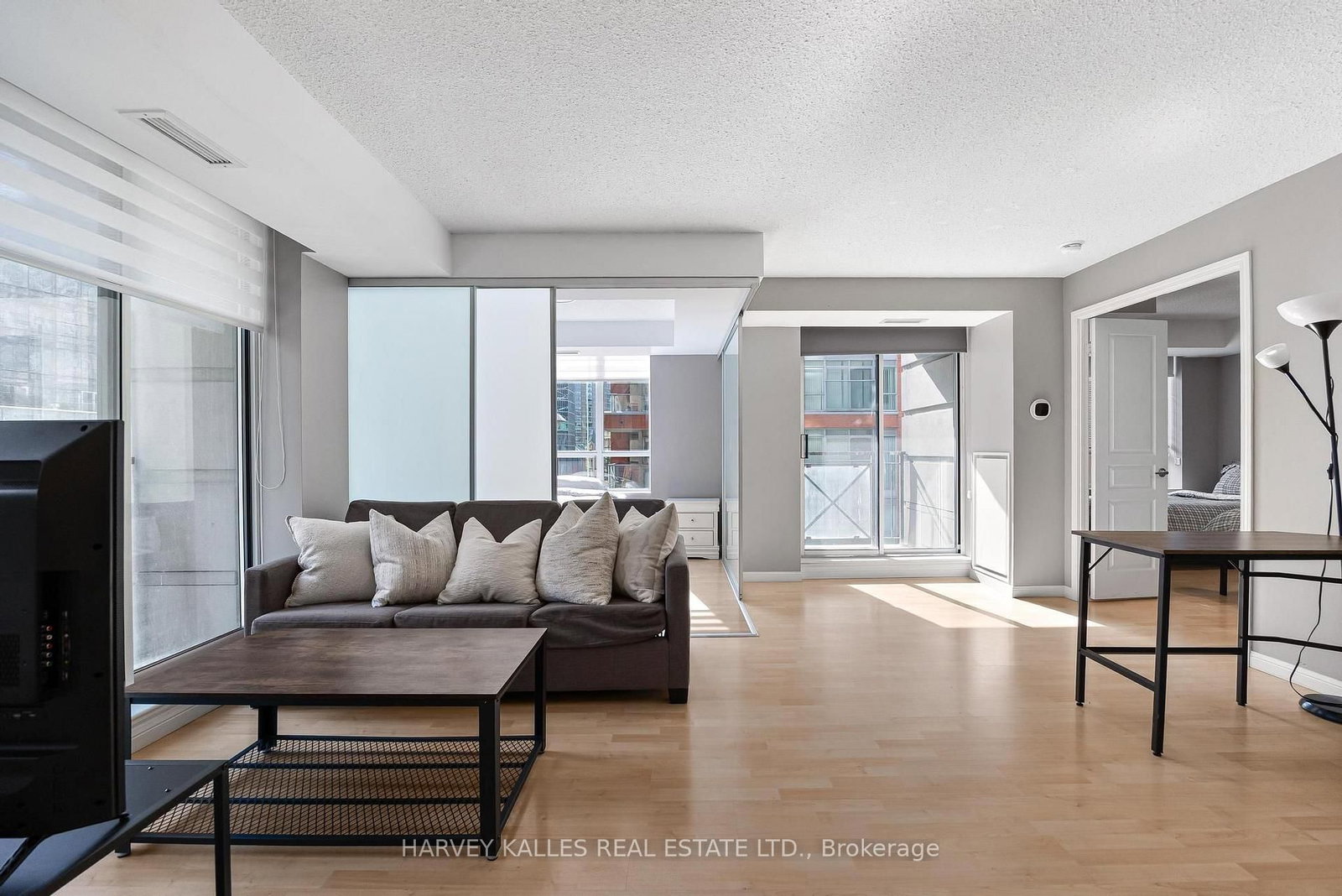 140 Simcoe Street • #515 • Toronto, ON photo 18