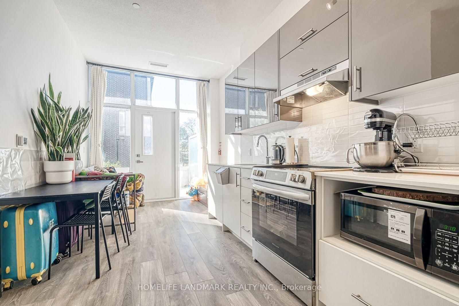 188 Fairview Mall Drive • #109 • Toronto, ON photo 10