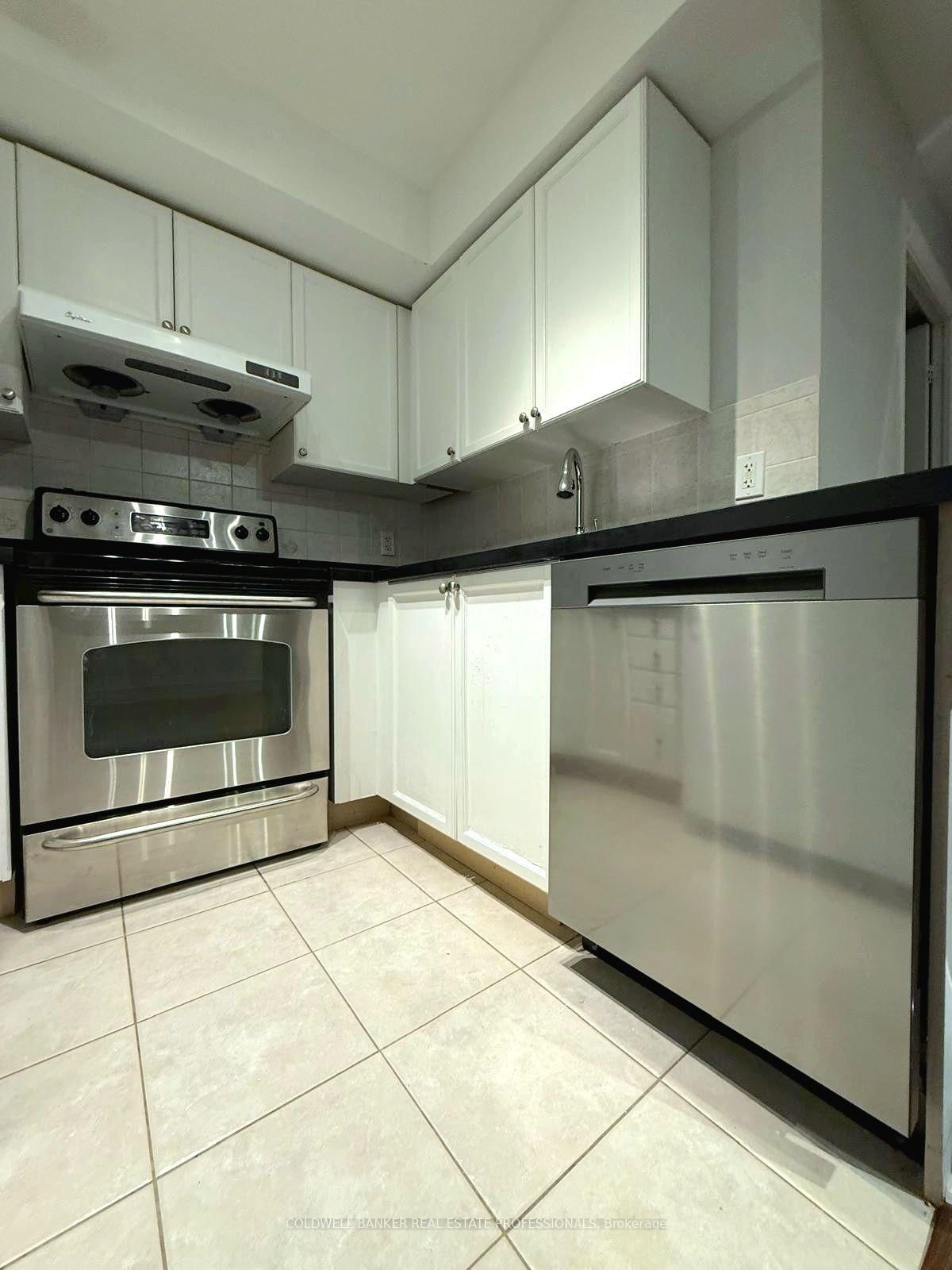 2006-17 Barberry Pl, Toronto, view 6
