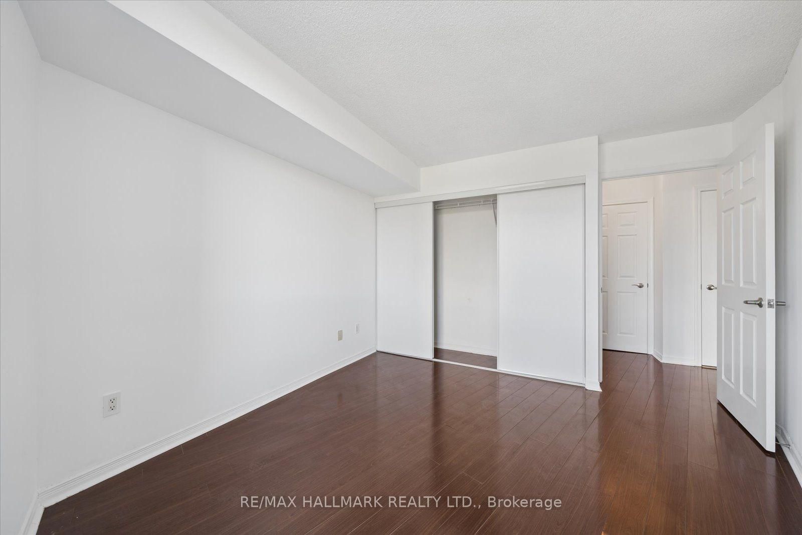 915-18 Valley Woods Rd, Toronto, view 23