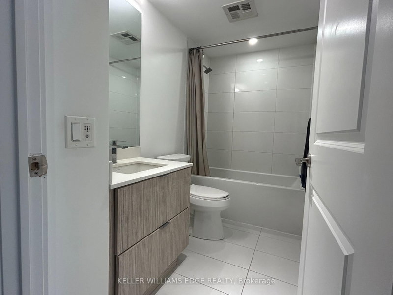 395 Bloor St E photo 5
