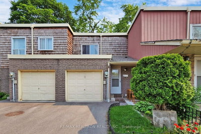 83 Thorny Vine Way • Toronto, ON photo 2