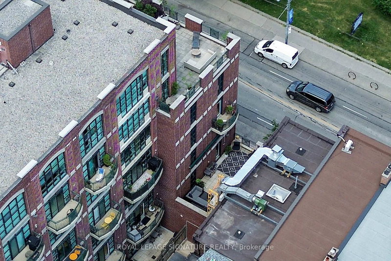 231 - 901 Queen Street W