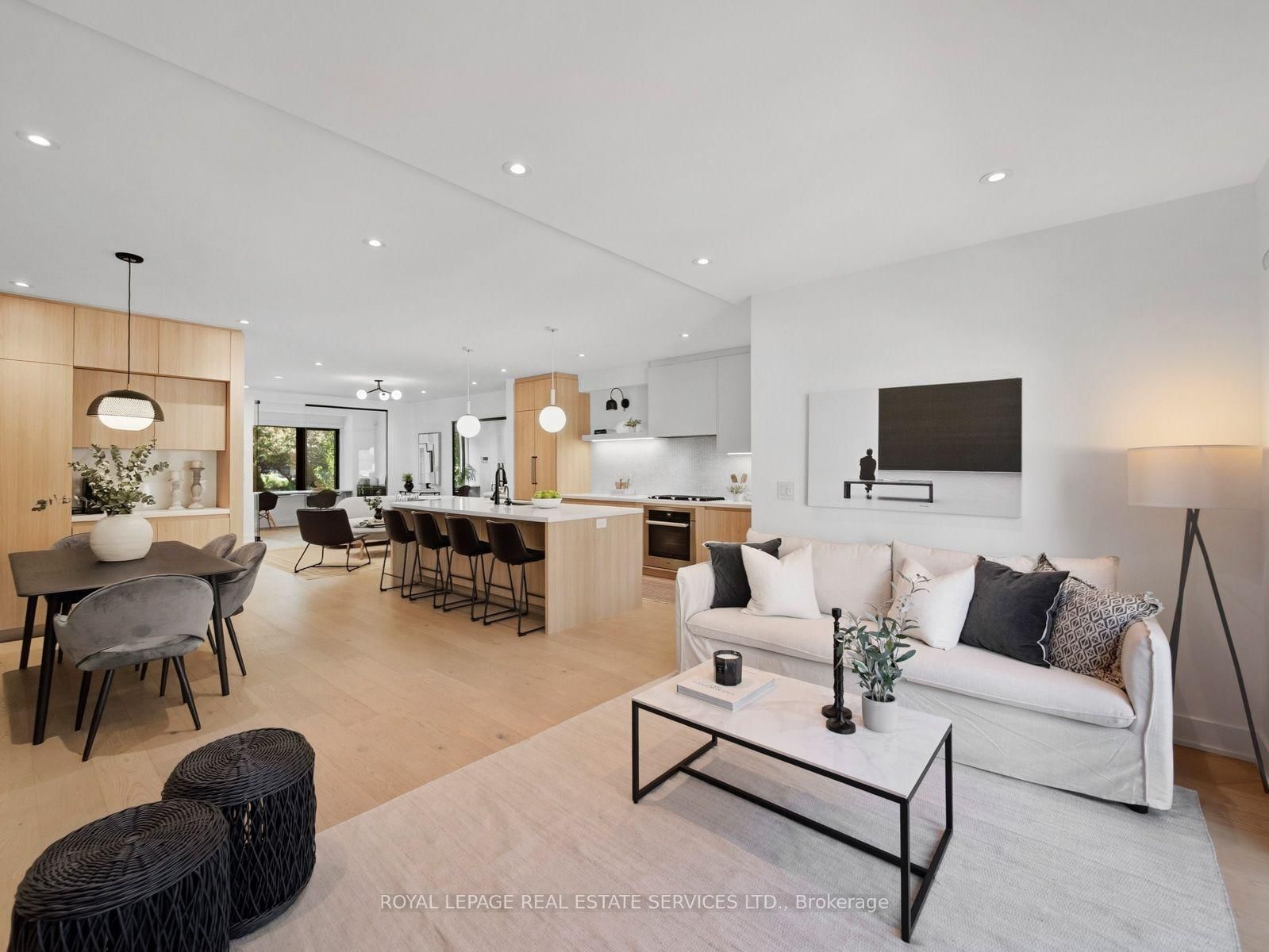 374 Spadina Road • Toronto, ON photo 19