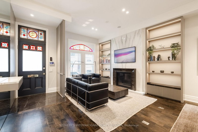 33 Tranby Ave photo 5