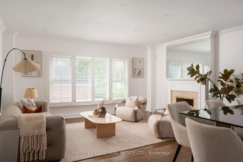 131 Rosewell Ave photo 4