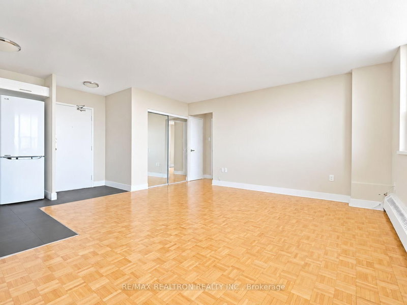 1500 Bathurst St photo 4