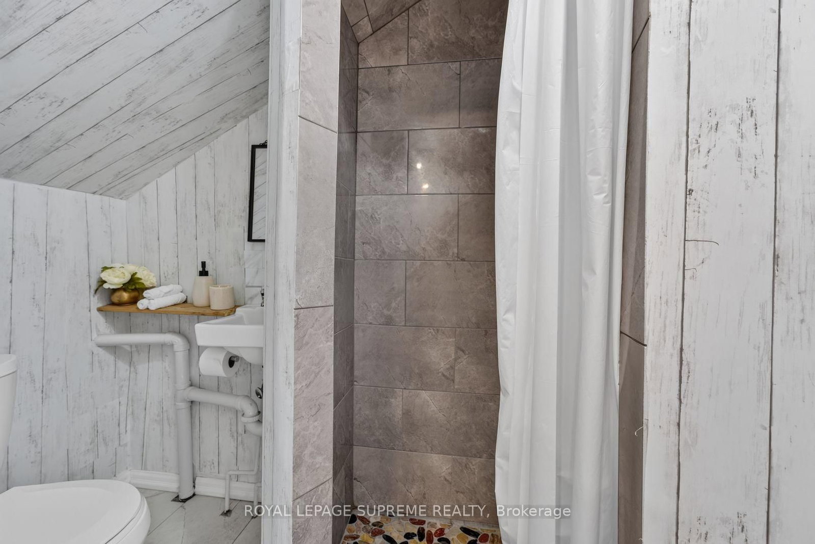 626 Manning Avenue • Toronto, ON photo 24