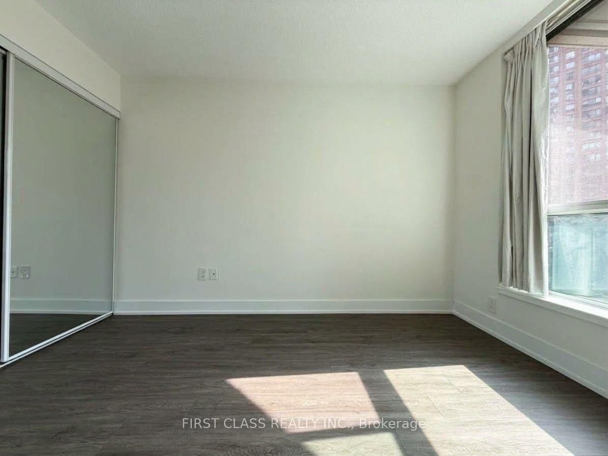 38 Elm Street • #611 • Toronto, ON photo 29