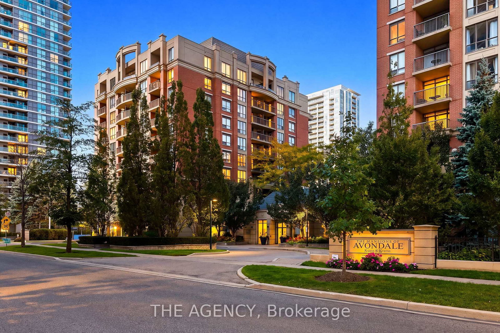 51 Harrison Garden Boulevard, Unit 809