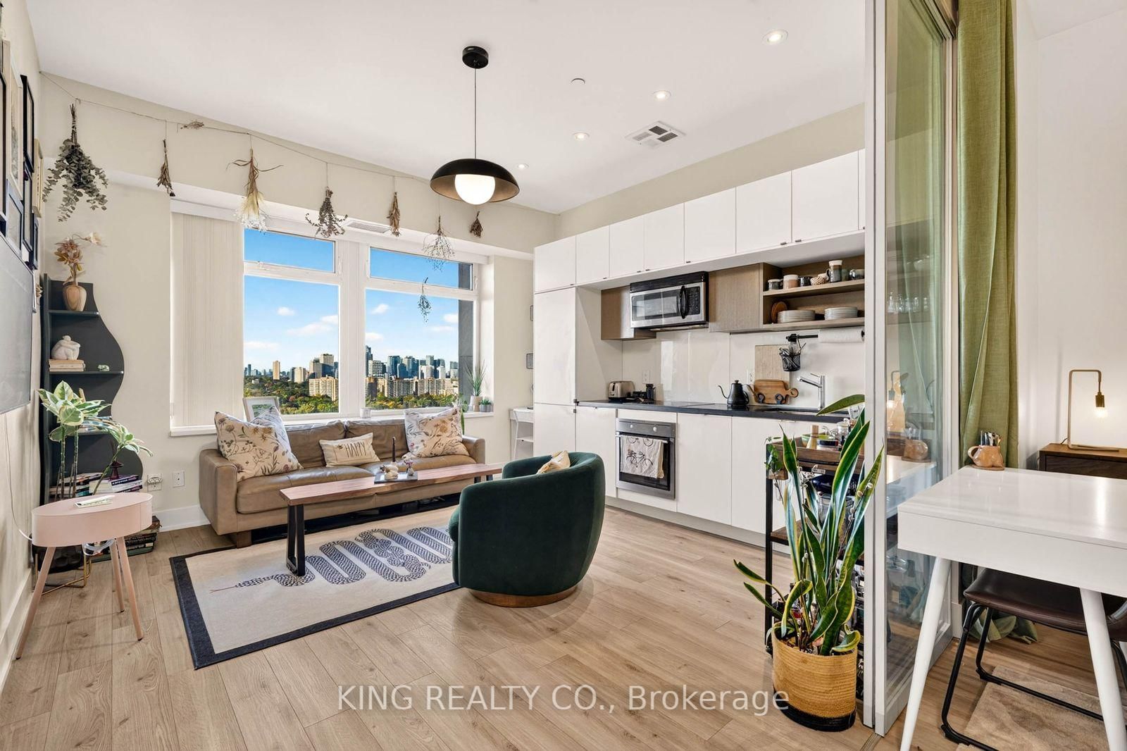 111 St Clair Avenue W, Unit 1626