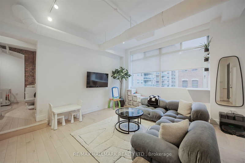 80 Sherbourne St photo 4