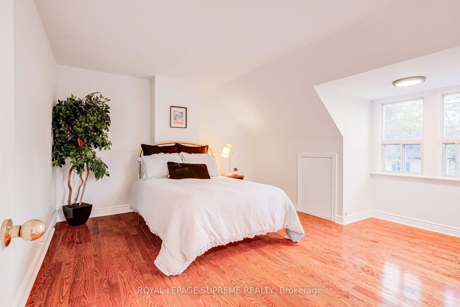 32 Thome Crescent • Toronto, ON photo 22