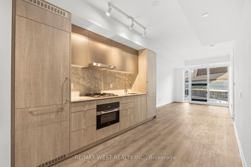 906 - 771 Yonge Street