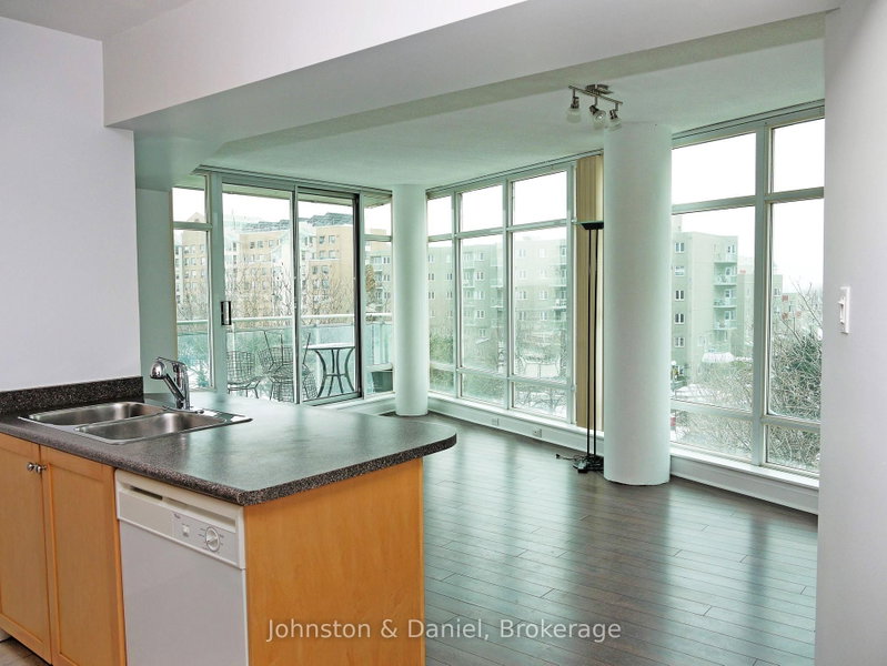 616 - 650 Queens Quay W