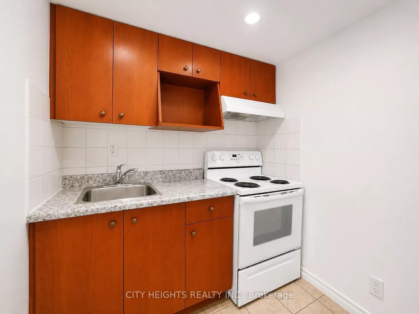 4-1113 Davenport Rd, Toronto, view 10
